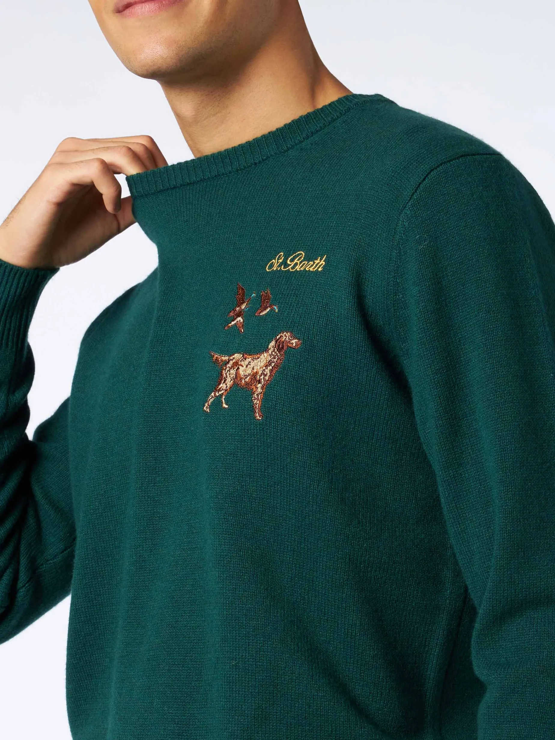 Herrenpullover mit Rundhalsausschnitt, St. Barth Country Club- und Hundestickerei