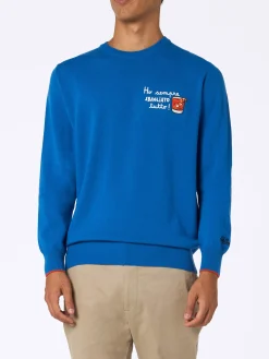 Herren-Skipullover Heron in Blau mit Stickerei „Ho sempre sbagliato tutto“.