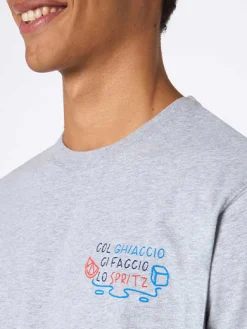Herren-T-Shirt Arnott aus schwerer Baumwolle mit Stickerei „Col ghiaccio ci faccio lo Spritz“ | INSULTI LUMINOSI SPECIAL EDITION