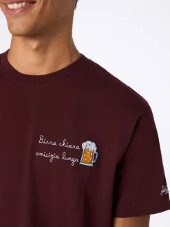 Herren-T-Shirt Arnott aus schwerer Baumwolle mit Stickerei „Birra chiara amicizia lunga“.