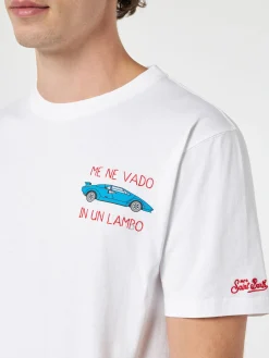 Herren-T-Shirt aus Baumwolle mit der Stickerei „Me ne vado in un lambo“ und dem Aufdruck „Car Placed“.