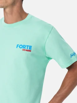 Herren-T-Shirt aus Baumwolle mit platziertem Forte dei Marmi-Postkartendruck