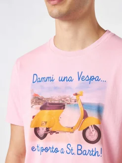 Herren-T-Shirt aus Baumwolle im Vintage-Look mit „Dami una Vespa e ti porto a St. Barth“-Aufdruck | VESPA® SONDEREDITION