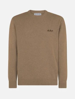 Kamelfarbener Herrenpullover mit Rundhalsausschnitt und St. Barth-Stickerei