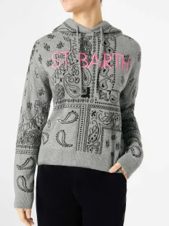 Kurz geschnittener Damen-Kapuzenpullover aus Strick mit Bandana-Print