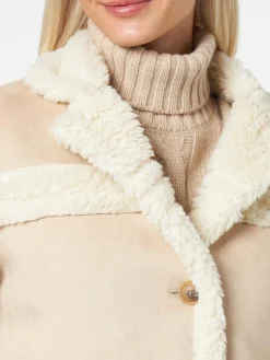 Kurze Damenjacke im Shearling-Stil