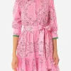 Kurzes Baumwollkleid Daisi mit Bandanna-Print und Stickereien