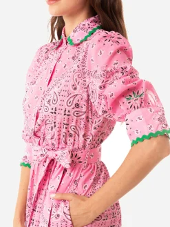 Kurzes Baumwollkleid Daisi mit Bandanna-Print und Stickereien