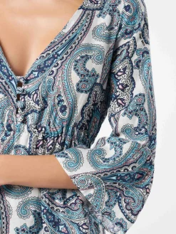 Kurzes Damenkleid mit Paisley-Print