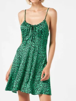 Kurzes Kleid mit Leopardenmuster