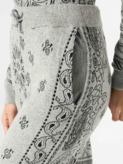 Leichte Strick-Jogginghose für Damen mit grauem Bandana-Print