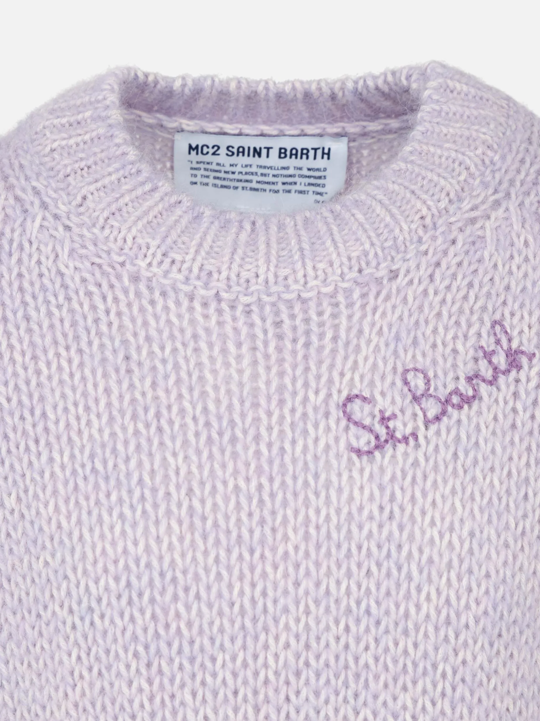 Lilafarbener, weicher Mädchenpullover mit Rundhalsausschnitt und St. Barth-Stickerei