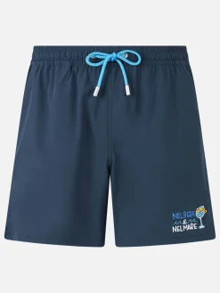 Man Comfort Badeshorts mit „Nel bere e nel mare“-Stickerei | INSULTI LUMINOSI SONDEREDITION