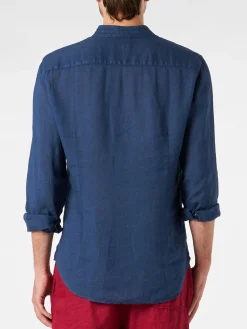 Mann blaues Hemd