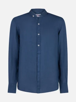 Mann blaues Hemd