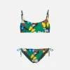 Mädchen-Bikini-Schmetterlingsdruck auf Tarnhintergrund