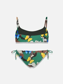 Mädchen-Bikini-Schmetterlingsdruck auf Tarnhintergrund