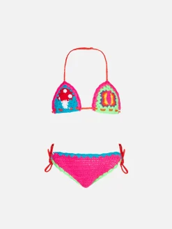 Mehrfarbiger Häkelbikini für Mädchen mit Aufnähern
