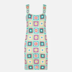 Mehrfarbiges Häkelkleid