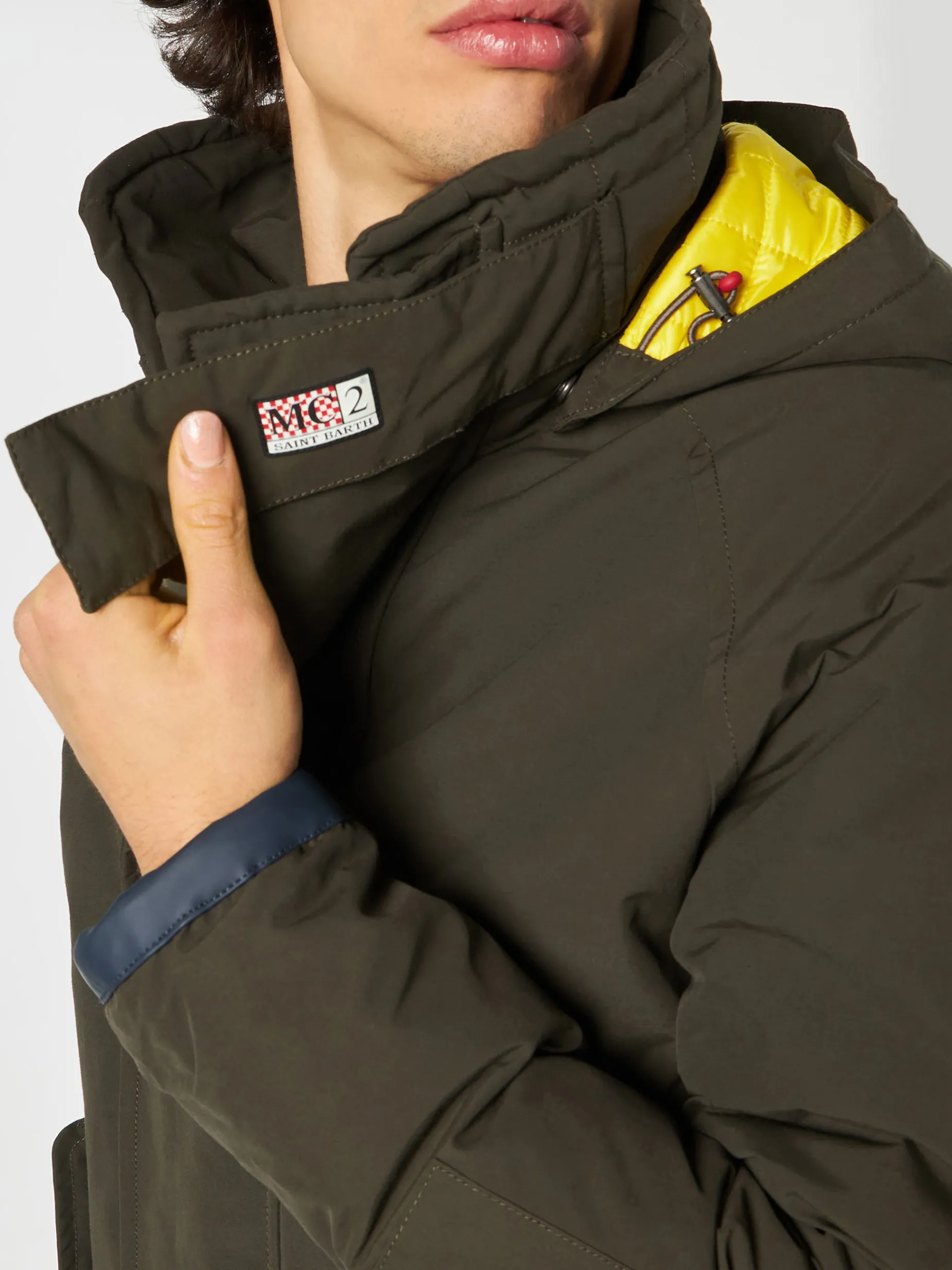 Militärgrüner Voyager-Parka für Herren mit Kapuze