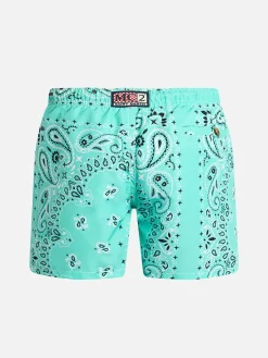 Mittellange Badeshorts für Jungen Caprese Jr mit wassergrünem Bandana-Aufdruck