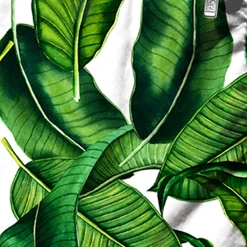 Mittellange Badeshorts mit Bananenblätter-Print