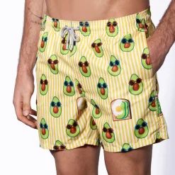 Mittellange Badeshorts mit Avocado-Toast-Streifendruck