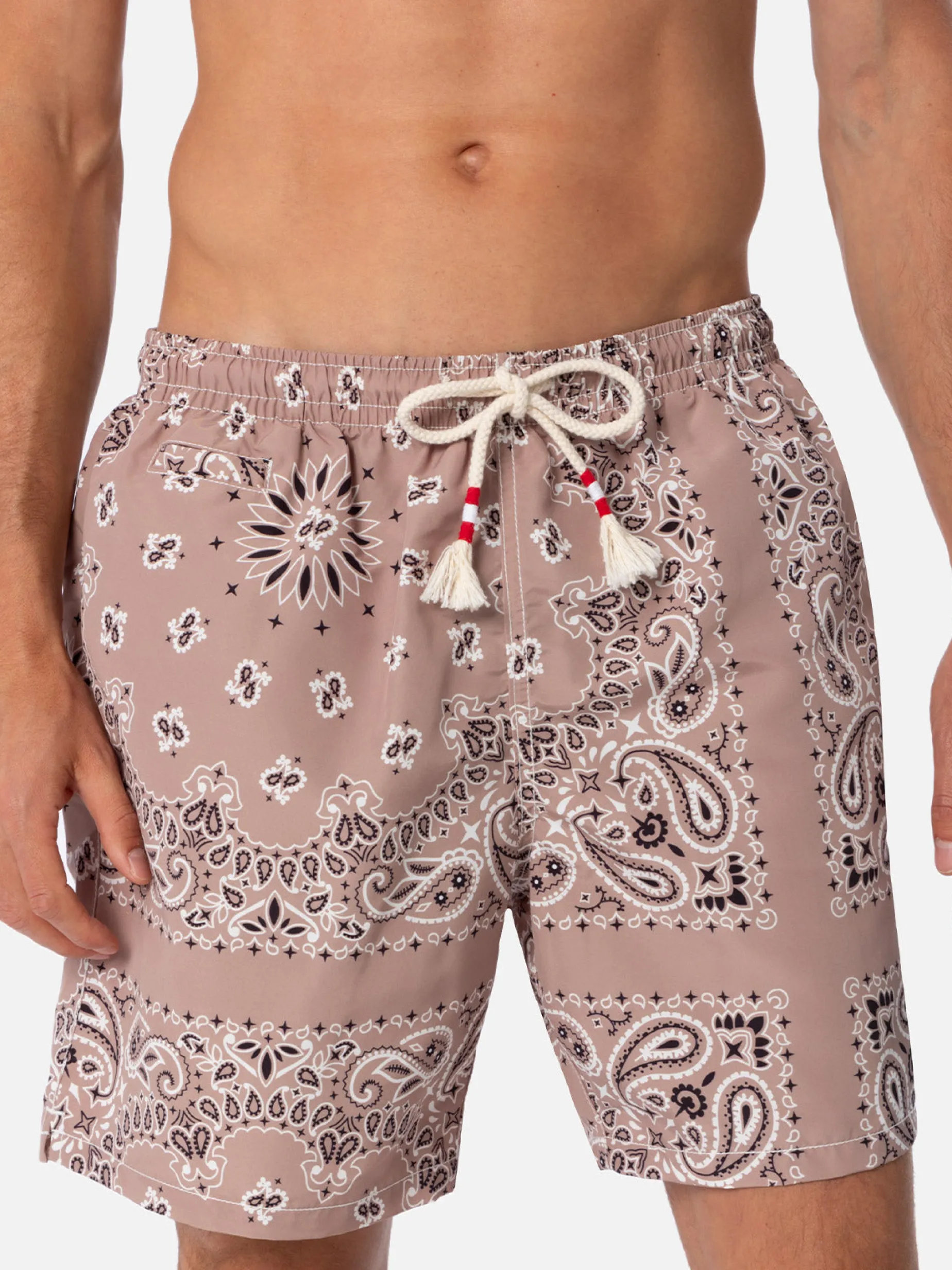 Mittellange beige Bandana-Badeshorts für Herren von Caprese