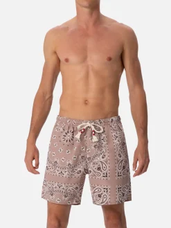 Mittellange beige Bandana-Badeshorts für Herren von Caprese