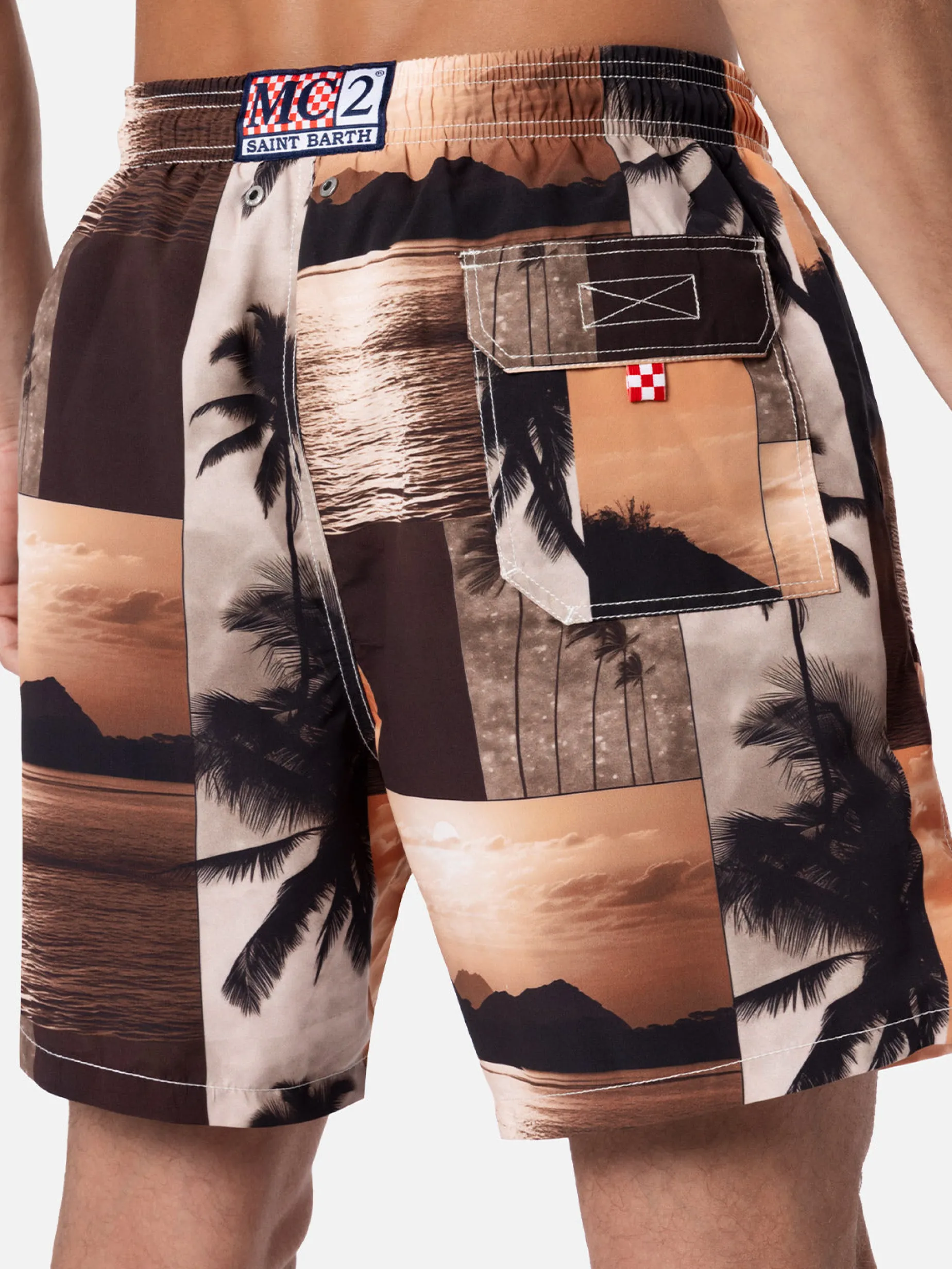 Mittellange Gustavia-Badeshorts für Herren mit Foto-Sonnenuntergang-Print | AI CO-CREATED DESIGN BY RICKDICK - POWERED BY RED-EYE