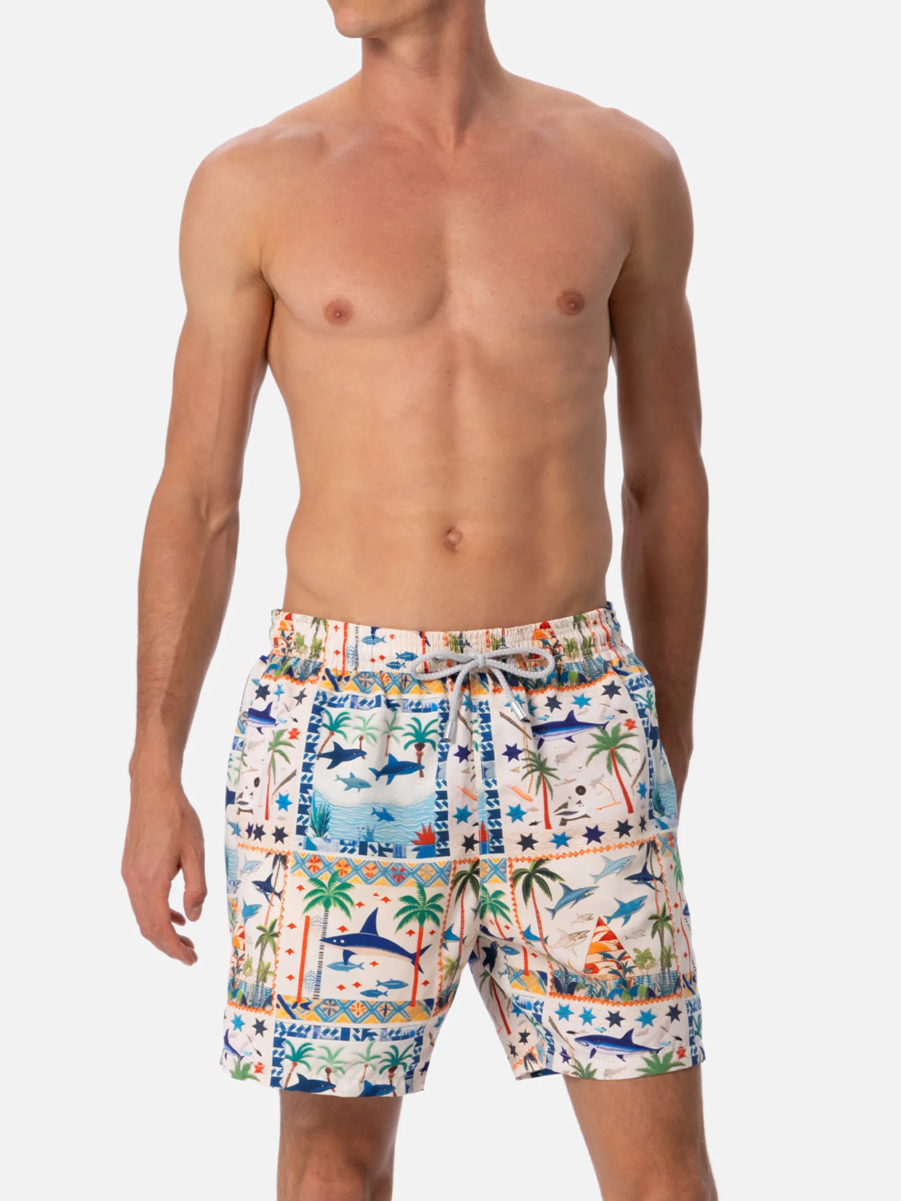 Mittellange Gustavia-Badeshorts für Herren mit ägyptischem Hai-Print | AI CO-CREATED DESIGN BY RICKDICK - POWERED BY RED-EYE