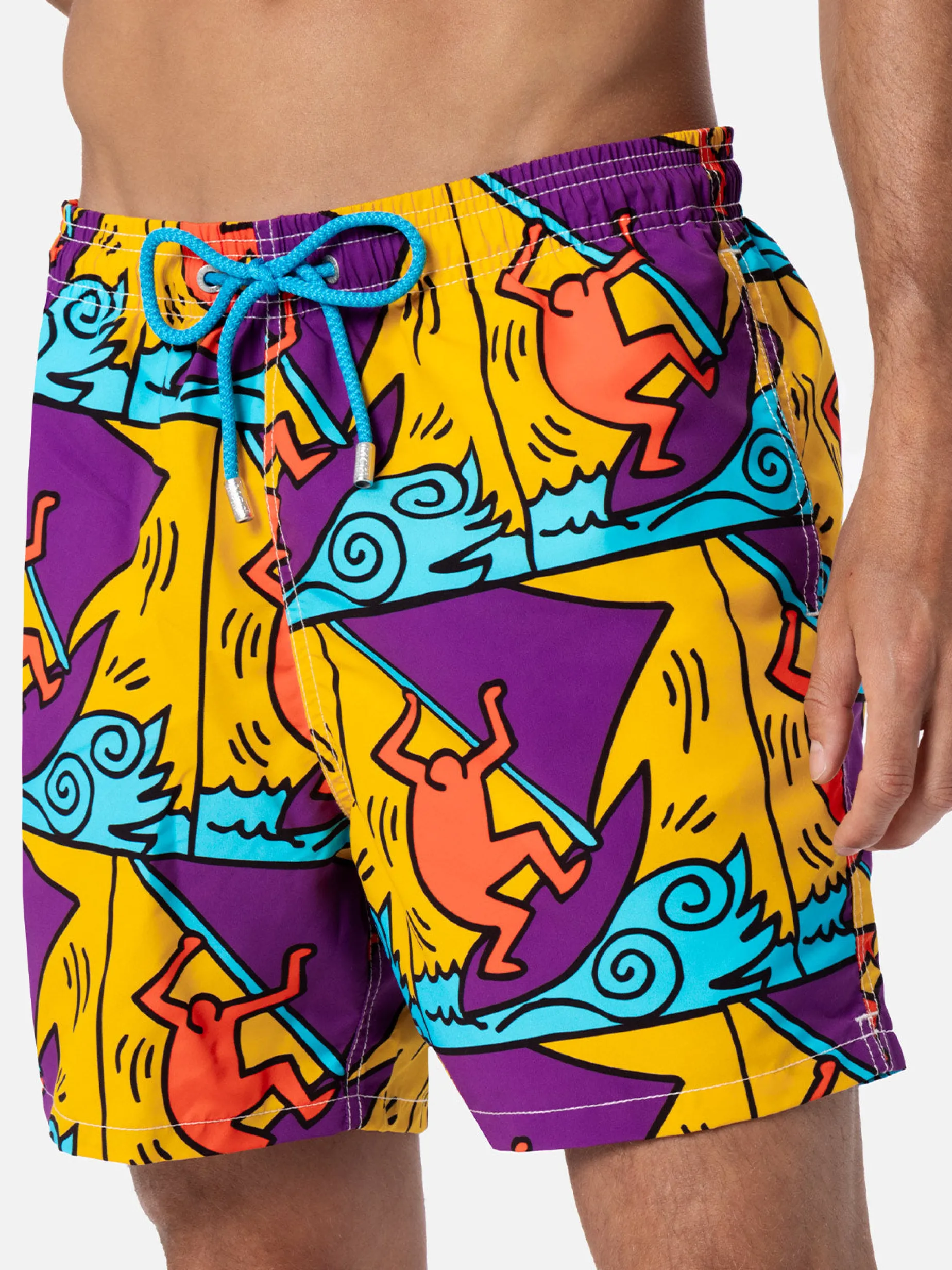 Mittellange Gustavia-Badeshorts für Herren mit platziertem Keith-Haring-Design | KEITH HARING SONDERAUSGABE