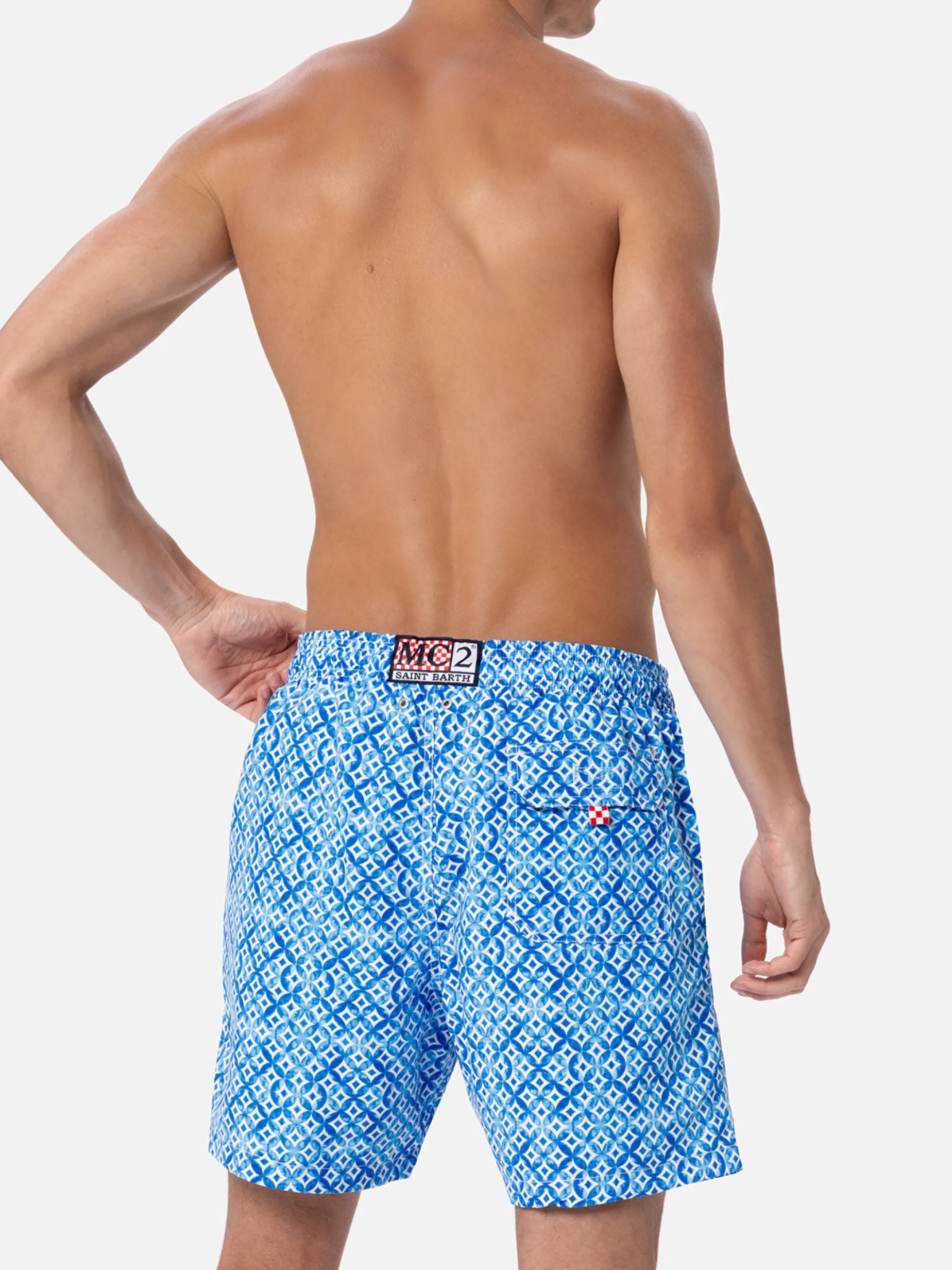 Mittellange Gustavia-Badeshorts für Herren mit geometrischem Majolika-Print
