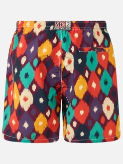 Mittellange mehrfarbige Ikat-Badeshorts für Herren Caprese