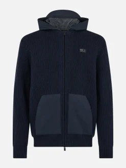 Pullover mit durchgehendem Reißverschluss von Wiberg mit Kapuze aus technischem Stoff und Taschen