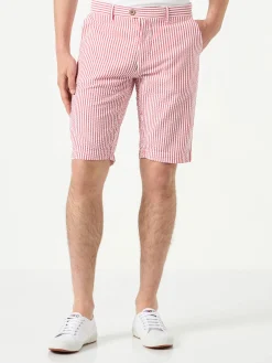 Rot gestreifte Bermudashorts
