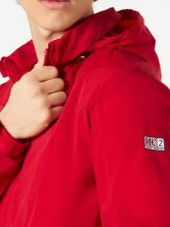 Rote mittelschwere Windjacke mit Reißverschluss