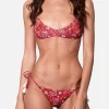 Roter Bralette-Bikini im Gipsy-Stil