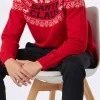 Roter Herrenpullover im norwegischen Stil