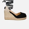Schwarze bedruckte Canvas-Espadrillas mit hohem Keilabsatz und Knöchelspitze