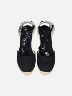 Schwarze bedruckte Canvas-Espadrillas mit hohem Keilabsatz und Knöchelspitze