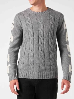 Schwerer, geflochtener Herrenpullover mit Rundhalsausschnitt in Grau
