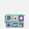 Wassergrüne Häkel-Clutch „Parisienne“ mit Saint-Barth-Stickerei