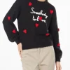 Weicher, kastenförmiger Damenpullover mit „Somebody to Love“-Stickerei und gehäkeltem Herzaufnäher