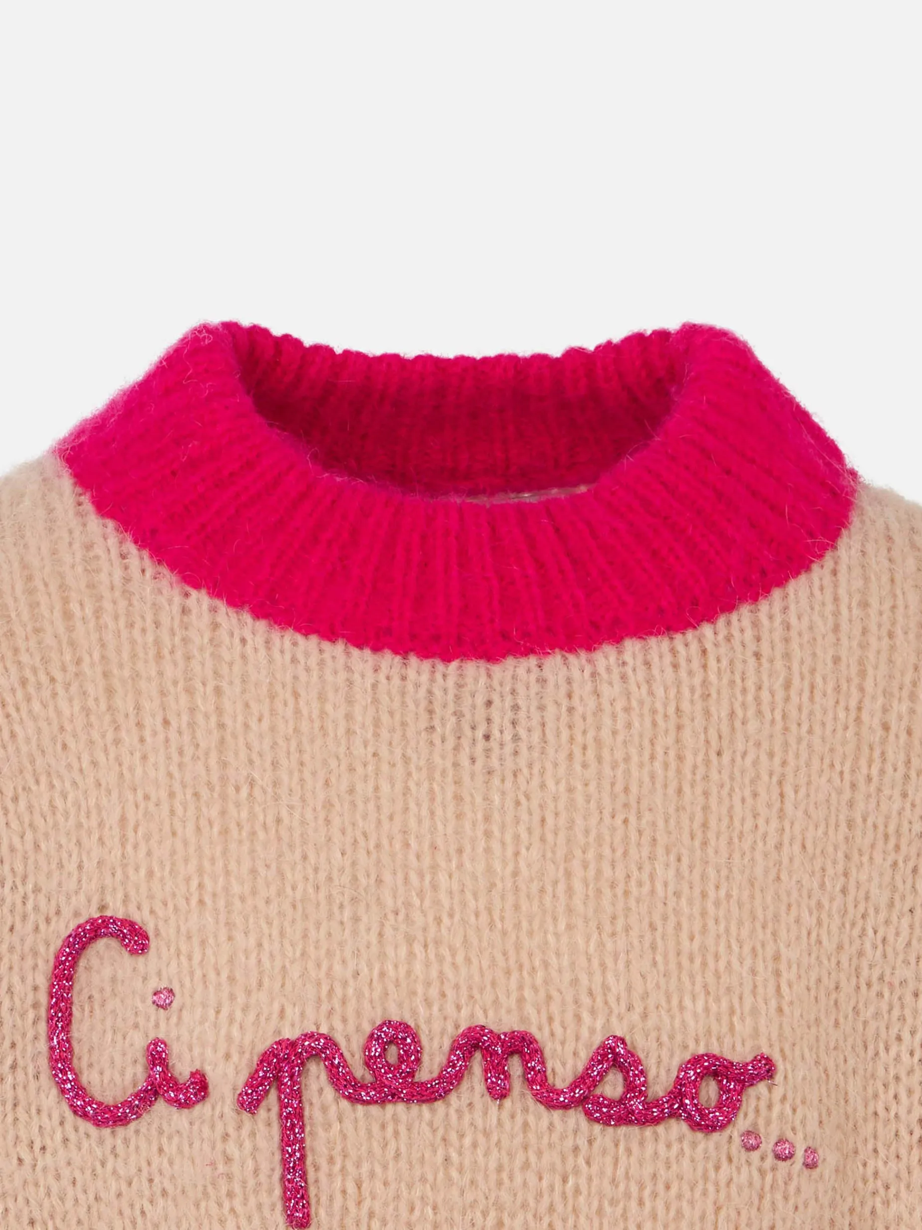 Weicher, kastenförmiger Mädchenpullover mit „Ci penso...“-Stickerei