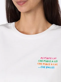 Weißes Damen-T-Shirt Emiilie aus Baumwolljersey mit Rundhalsausschnitt und „Mi piace lui...“-Stickerei