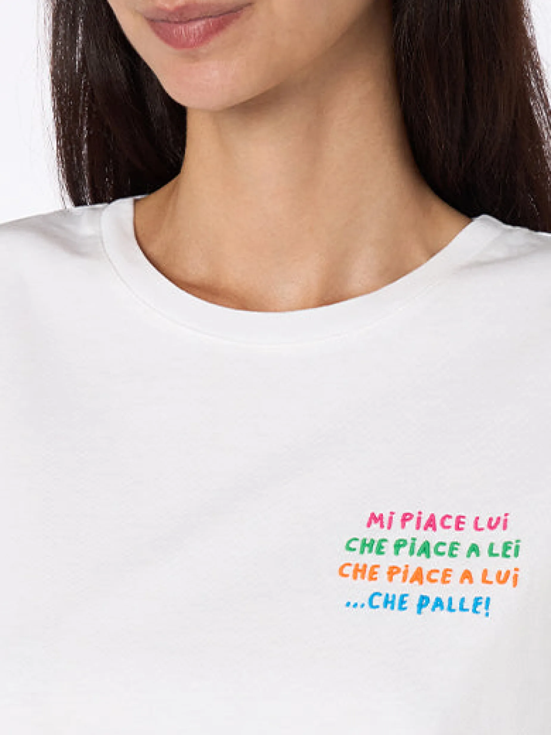Weißes Damen-T-Shirt Emiilie aus Baumwolljersey mit Rundhalsausschnitt und „Mi piace lui...“-Stickerei
